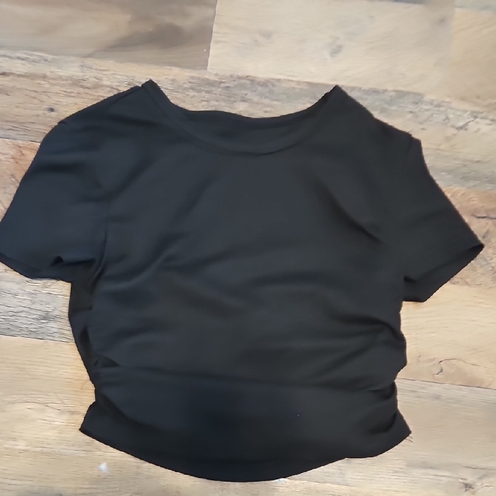 Black Short Sleeve Scrunched Crop Top
